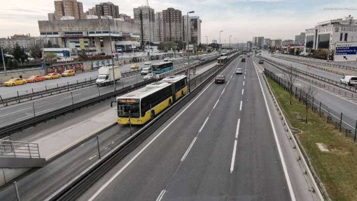 Metrobüs hattında 45 günlük yol çalışması. İstanbullular dikkat! İki şeride düştü