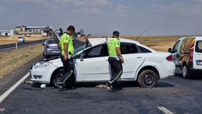 Diyarbakır'da otomobil kontrolden çıktı metrelerce takla attı. 6 yaralı