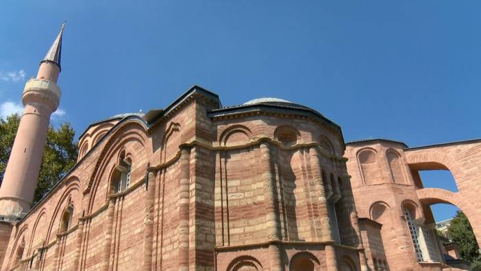 İstanbul'daki cami yabancı turistlere ücretli oldu