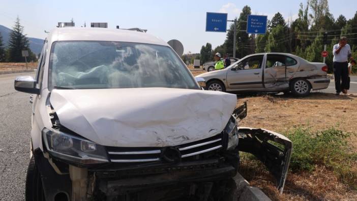 Elazığ'da feci kaza! 8 yaralı