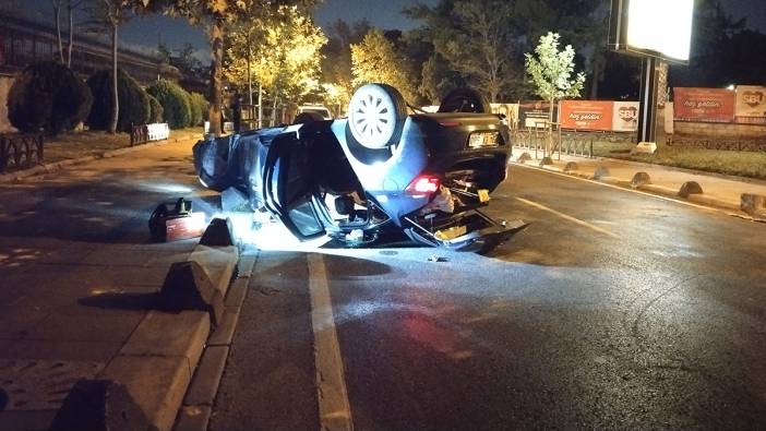 Üsküdar'da sürücüsünün kontrolünden çıkan araç takla attı. 1 yaralı