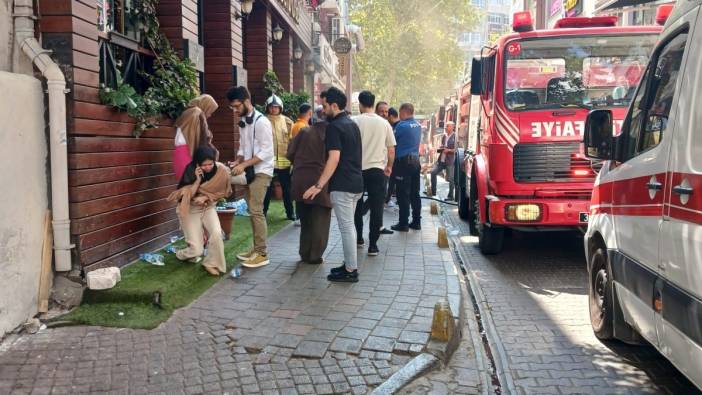 İstanbul’da otel yandı. Mahsur kalanlar kurtarıldı.