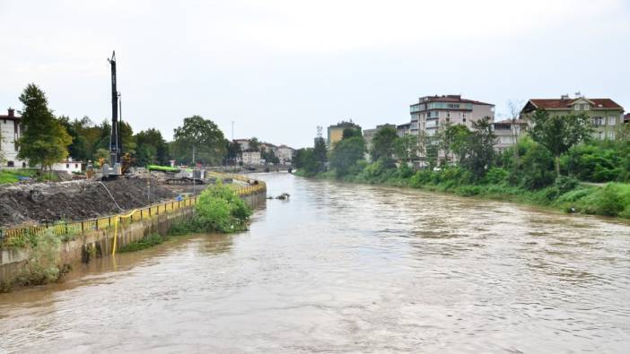 Terme Çayı taşma noktasına geldi