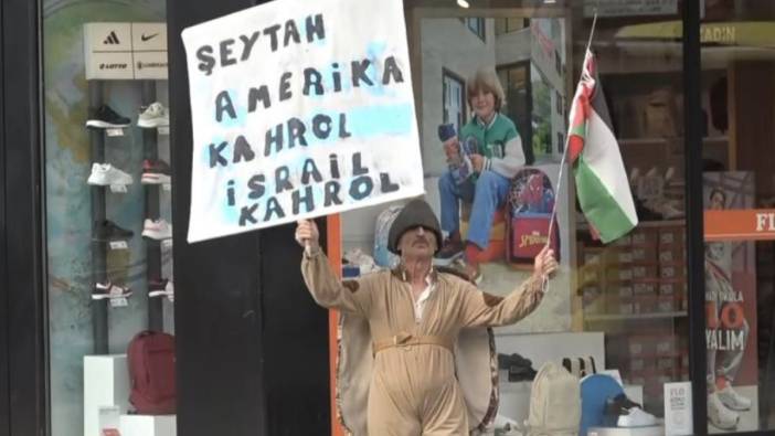 Bursa'da bir vatandaş hayvan kostümleri giyerek İsrail'i protesto etti