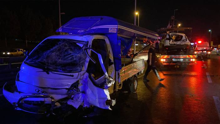 Gaziosmanpaşa’da başlayan polis kovalamacası kazayla bitti. 1’i ağır 5 yaralı