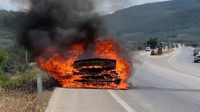 Bursa'da otomobil alevlere teslim oldu