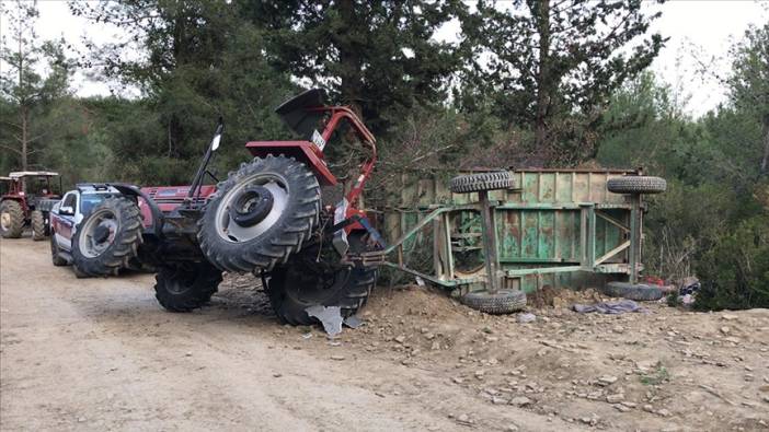 Adana'da traktör devrildi. 2 Suriyeli altında kaldı