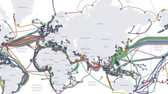 Küresel sistemin geleceği okyanusun altında. Deniz altı kabloları ABD'nin en büyük korkusu oldu