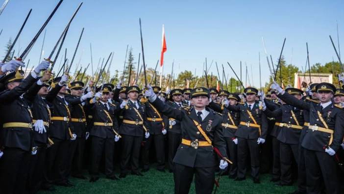 Gelecek Partili Sema Ün 'Atatürk'ten rahatsız oldu. CHP listelerinden Meclis'e girmişti