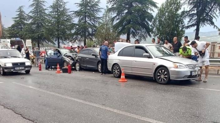 Denizli’de zincirleme trafik kazası: 5 yaralı