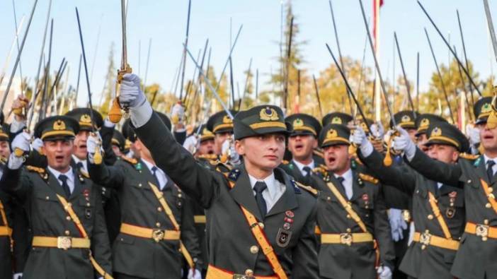 Akit yazarından kadın teğmen hakkında iğrenç sözler