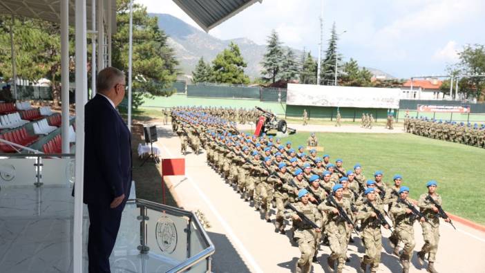 Bakan Güler Eğirdir'de komandolarla buluştu: Yeni eğitim yılına moral ziyareti