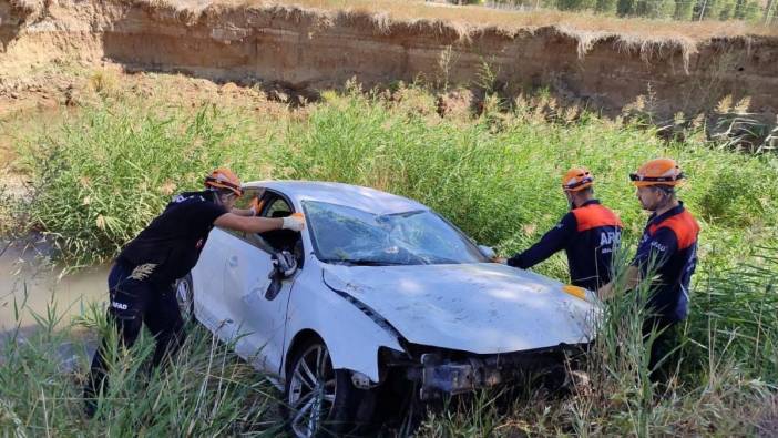 Köprüden ırmağa uçan otomobilin sürücüsü öldü