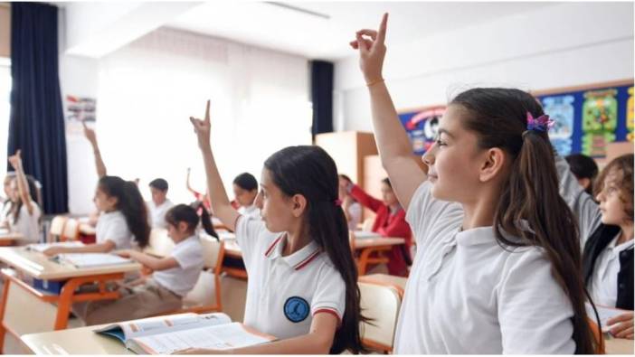 Bakan Tekin'den okulların açılmasına günler kala haftalık ders saati açıklaması