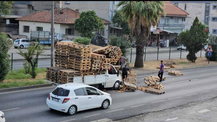 Aydın karayolunda palet faciası teğet geçti