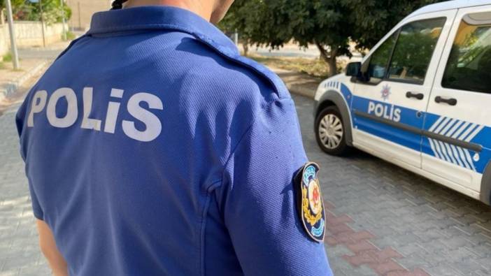 Polislere direnip üniformalarını yırttı. Kendi de komiser yardımcısı çıktı