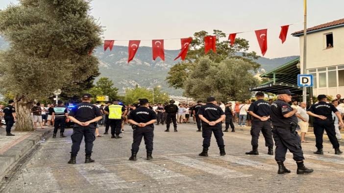 Fethiye’de iki grup arasında kavgada 13 kişi yaralandı. İşte o anlar