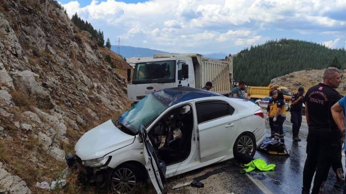 İki sözleşmeli er trafik kazasında yaşamını yitirdi