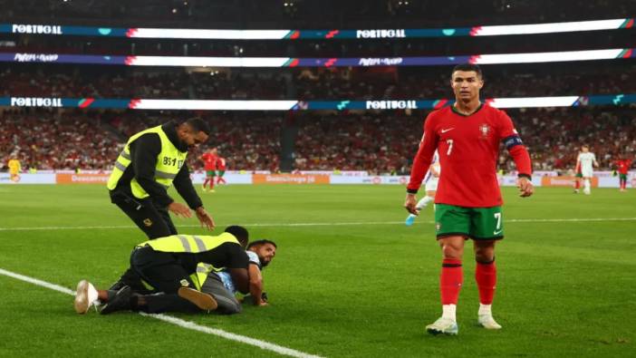 Cristiano Ronaldo paçayı ucuz kurtardı. Taraftar sahaya daldı