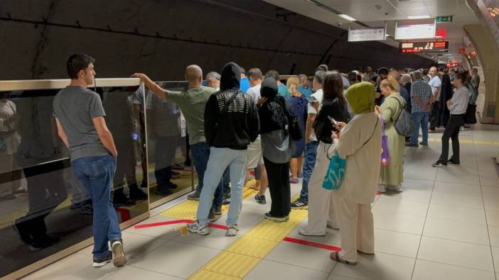 Samandıra-Üsküdar seferini yapan metro arızalandı