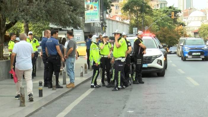 Polis aracı kadınlara çarptı