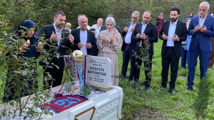 Ertuğrul Doğan'dan vefat eden minik taraftarın kabrine kupalı ziyaret