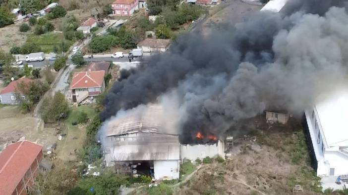 Çatalca'daki fabrika yangınına müdahale sürüyor