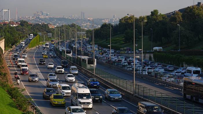 İstanbul trafiğinde Cuma çilesi