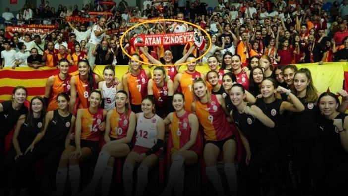 Galatasaraylı voleybolcu kupa sevincini Atam izindeyiz atkısıyla yaşadı