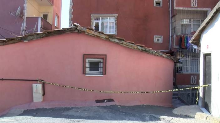 Annesini öldürüp cesediyle iki gün yaşadı. Linçten polis kurtardı