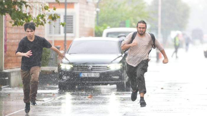 İstanbul’a sadece 5 dakika yetti! Meteoroloji uyarı üstüne uyarı yapmıştı