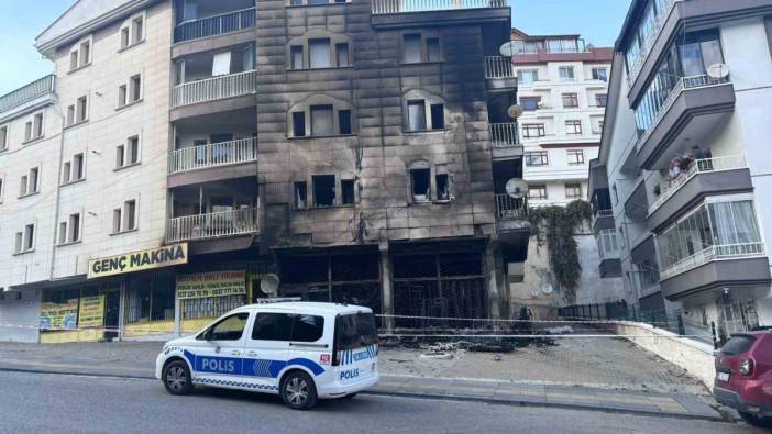 Ankara’da iş yerinde çıkan yangın binayı kullanılamaz hale getirdi