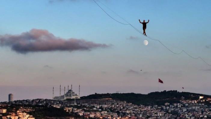 Boğaz'ın üstünden iple yürüyerek geçti. İstanbul bu olaya kitlendi