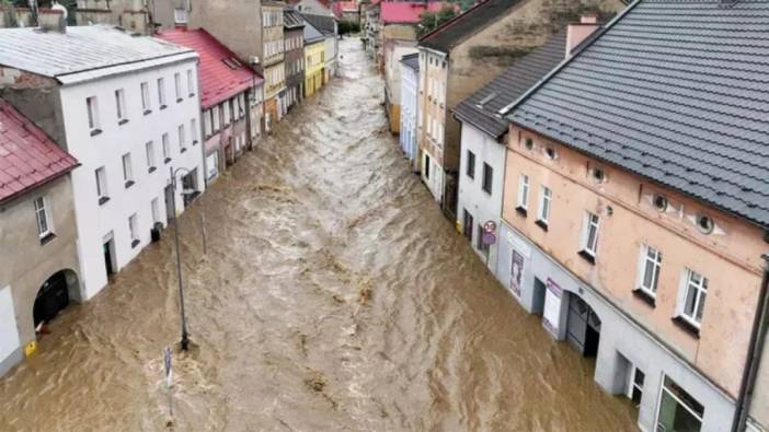 Avrupa'yı fırtına vurdu! Ölü sayısı yükseliyor