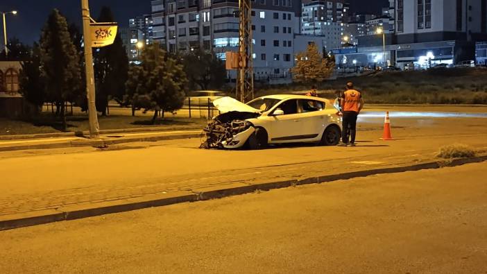 Ankara'da otomobil ile dolmuş çarpıştı! Yaralılar var