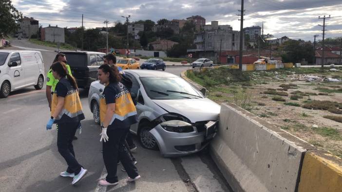 Yardıma diye geldikleri kazazedenin telefonunu çaldılar