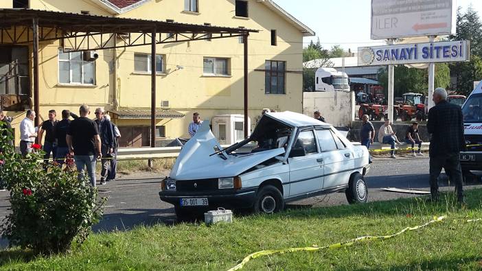 Servis otobüsü otomobile çarptı: Ölü ve yaralılar var