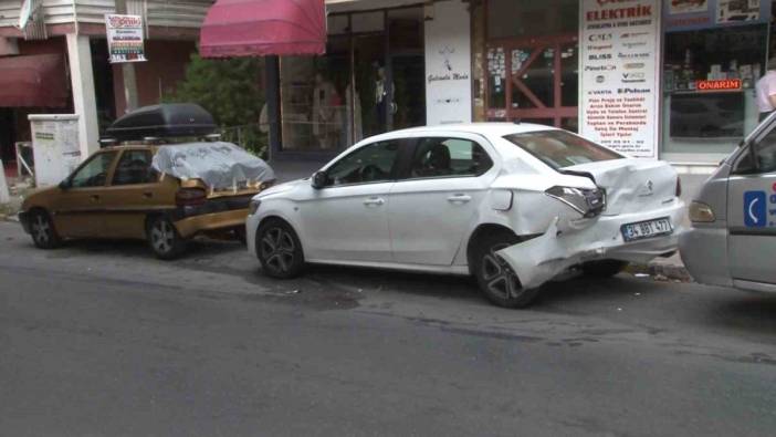 Maltepe’de alkollü sürücü ortalığı savaş alanına çevirdi: 3 araca çarptı