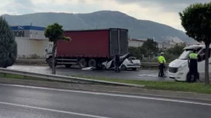 Hurdaya dönen araçtan sağ çıktı