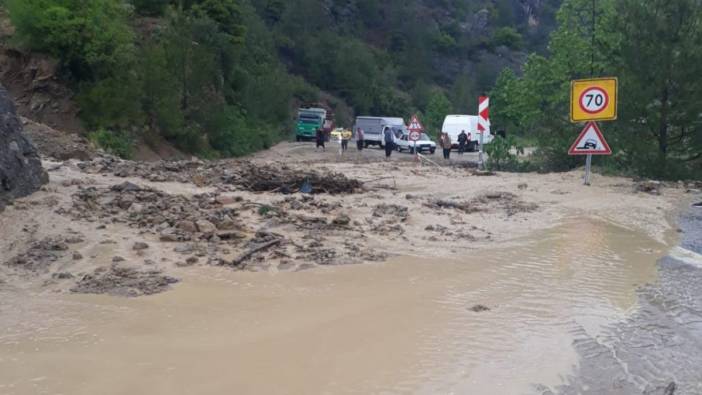 Saimbeyli’de yağmur sonrası temizlik seferberliği