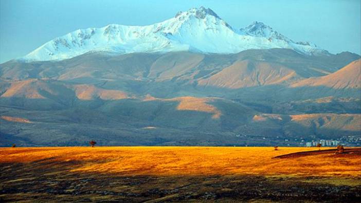 Erciyes'e kar yağdı