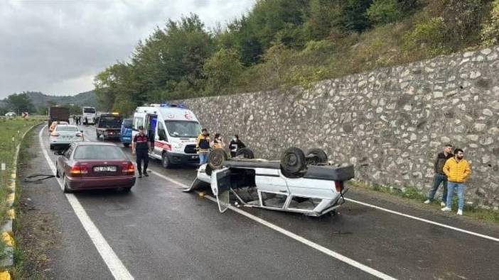 Yolcu otobüsüne çarpan araç takla attı: 1 çocuk can verdi