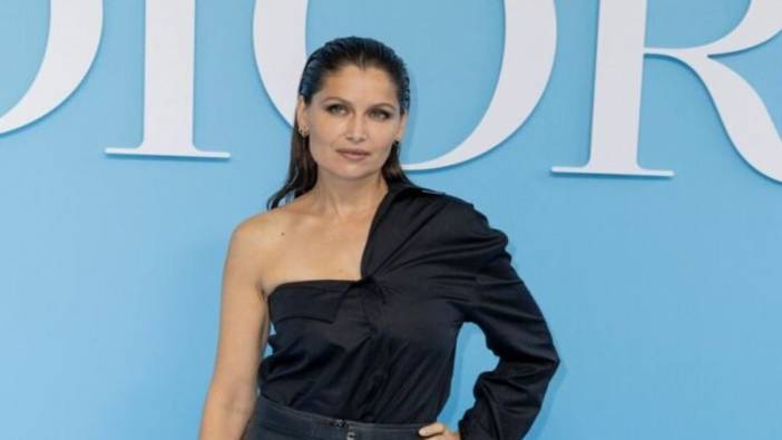 Paris Moda Haftası'nda Laetitia Casta gecesi