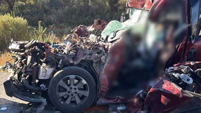 Erzincan’da dehşete düşüren kaza: Yol kenarındaki tıra arkadan çarptı: 3 ölü