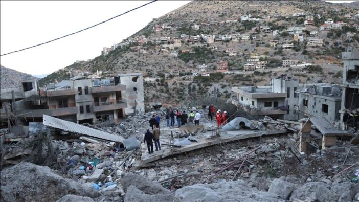 İsrail Lübnan'ın güneyindeki Şeba’da 3 katlı bir evi hedef aldı: Aynı aileden 9 kişi öldü