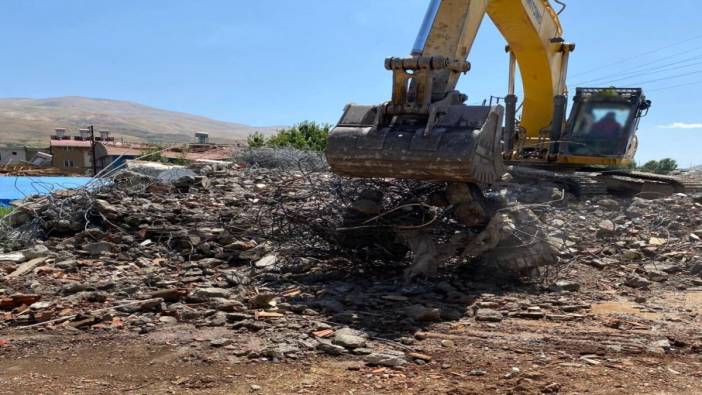 Deprem bölgesinde yıkım yolsuzluğu