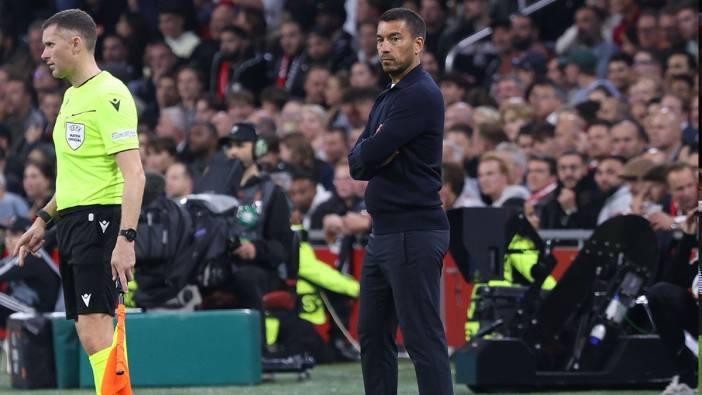 Beşiktaş’ta Ajax mağlubiyeti sonrası sistem değişiyor.  Van Bronckhorst “Bir daha asla” dedi