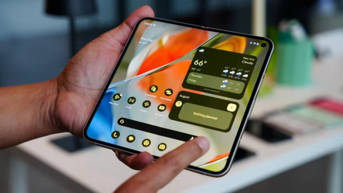 Google, Pixel 9 Pro Fold'u tanıttı