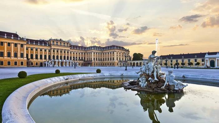 Schönbrunn Sarayı: Kraliyet Tarihinin Kalbi