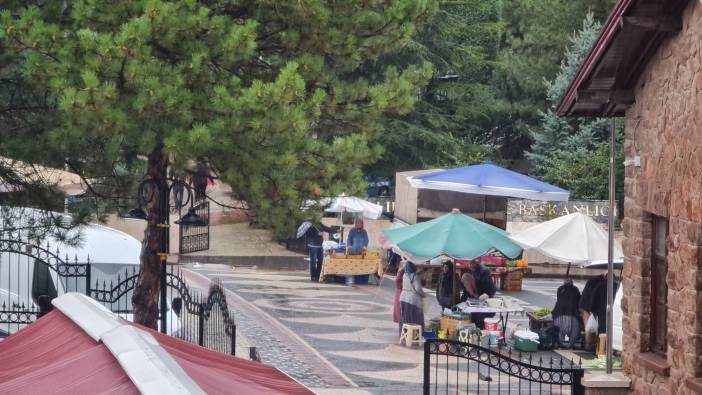 Ankara'da sağanak hayatı felç etti! Vatandaşlar zor anlar yaşadı